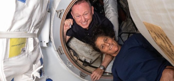 Astronauta de Starliner se registra para votar en comicios de EU desde estación espacial