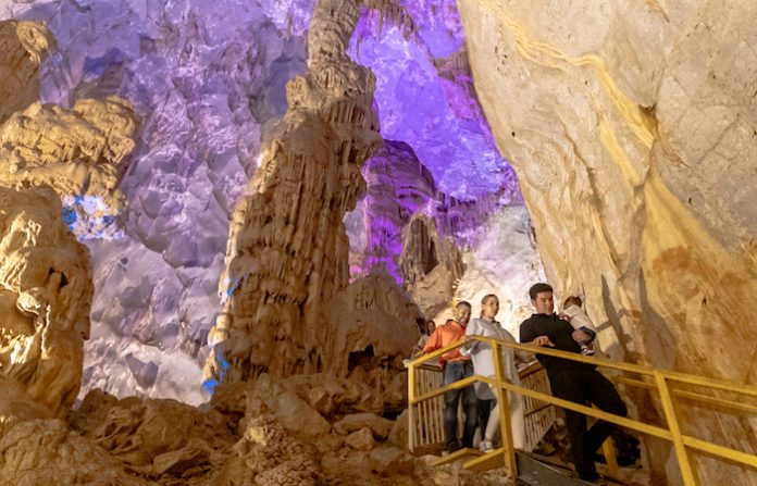 Reabren Teleférico de las Grutas de García en Nuevo León