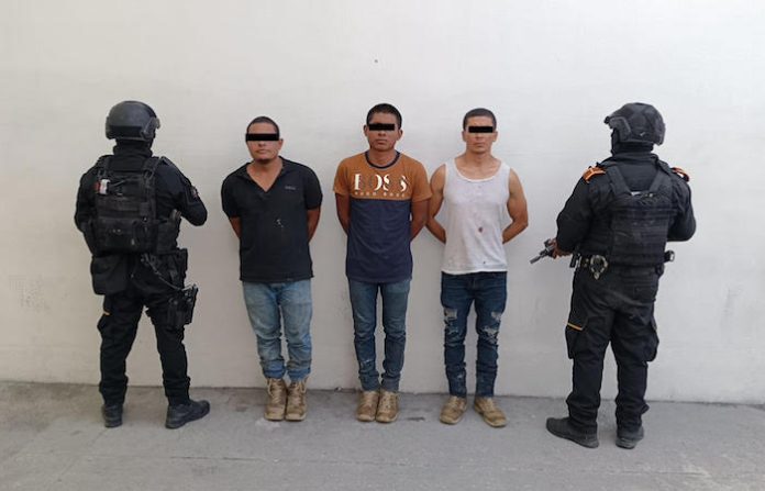 Arrestan a tres hombres con varias dosis de drogas en Linares