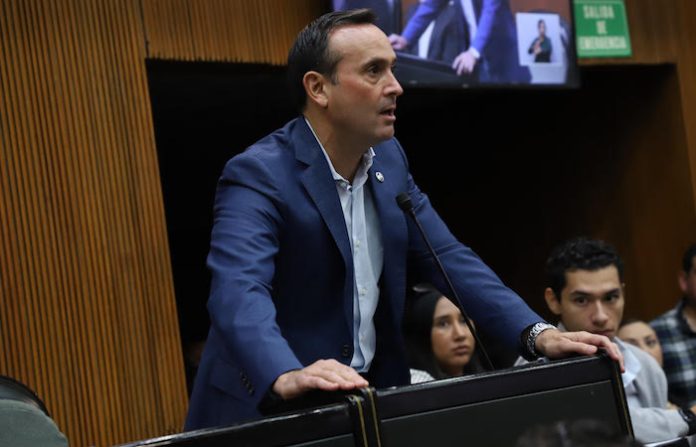 “Hoy ganó Nuevo León”, asegura Carlos de la Fuente tras superar parálisis legislativa