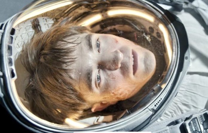 Video: Bong Joon-Ho regresa con el tráiler de “Mickey 17”, protagonizado por Robert Pattinson