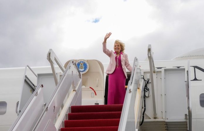 Esposa de Biden liderará comitiva de EU para investidura de Sheinbaum en México