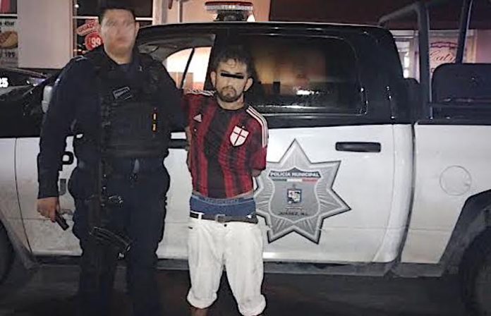 Policía de Juárez detiene a un sujeto por el delito de robo a comercio y daño en propiedad ajena