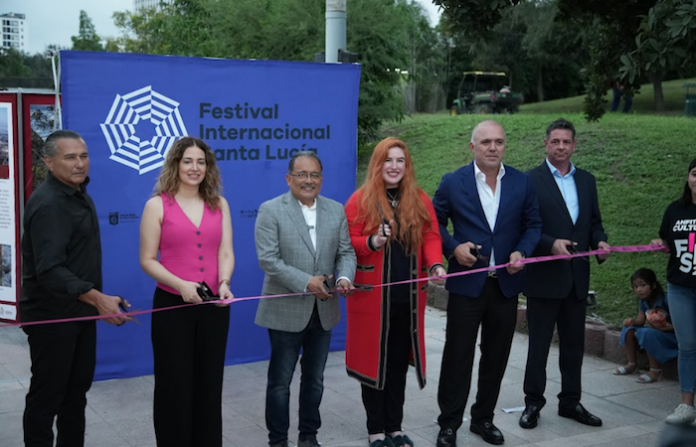Inauguran exposición fotográfica “Topo Chico, El Guardián de Escobedo” en el Festival Internacional Santa Lucía