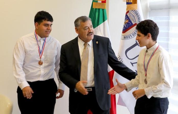 Conquistan plata y bronce en Olimpiada Iberoamericana de Biología