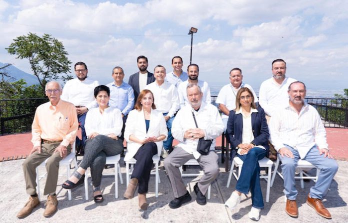 Mauricio Fernández presenta parte de su gabinete para San Pedro Garza García