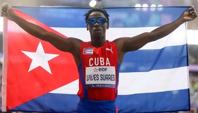 Cuba celebra primera medalla paralímpica del velocista Yamel Luis Vives