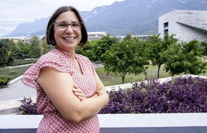 Colabora Ana Ciao con la UDEM para mejorar la salud mental en AL