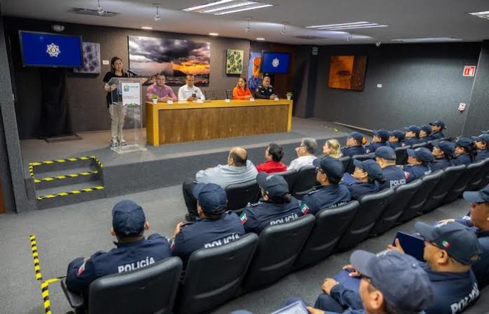 Gradúan a 200 policías y tránsitos bilingües en Guadalupe para el Mundial de Fútbol 2026