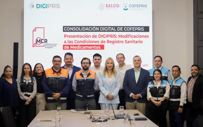 Avanza digitalización de trámites farmacéuticos en la entidad