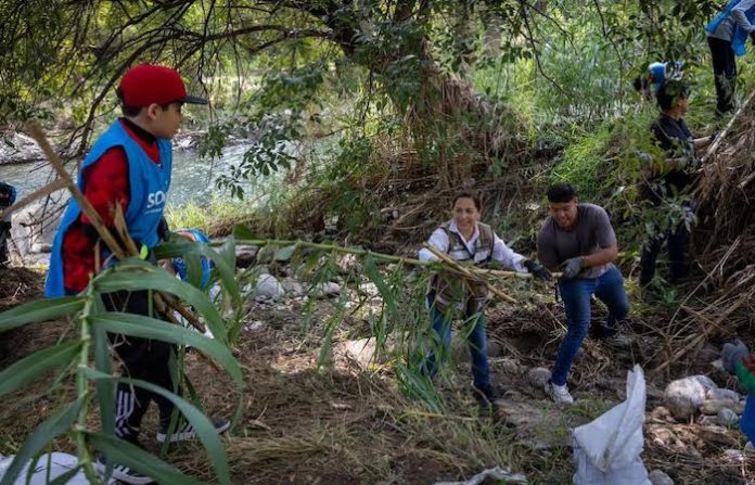 200 voluntarios se suman a la limpieza del Río La Silla en Guadalupe