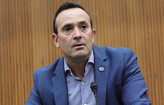 Carlos de la Fuente presentará denuncias contra el Gobernador Samuel García