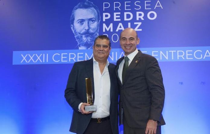 CANACO Monterrey reconoce a Antonio Leonardo Castañón con la Presea Pedro Maiz Arsuaga