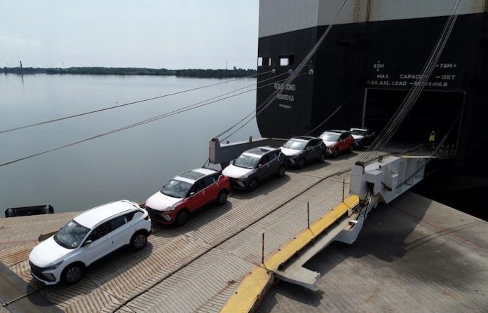 Pekín protesta ante EU por planes de prohibir autos inteligentes con tecnología china