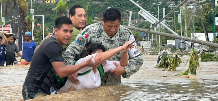 Tormenta tropical John deja 5 personas muertas a su paso por costas mexicanas del Pacífico