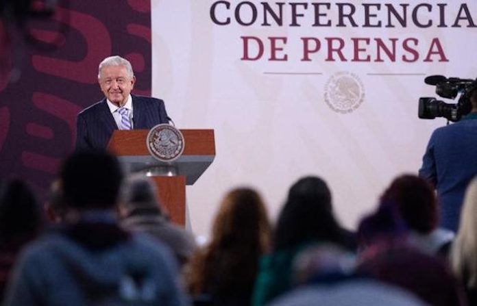 AMLO dice que amparos contra reforma judicial son una “invasión” a las tareas del Congreso mexicano