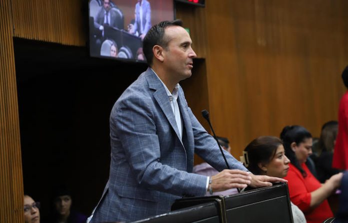 Acusa Carlos de la Fuente a MC y Morena de intentar paralizar el Congreso