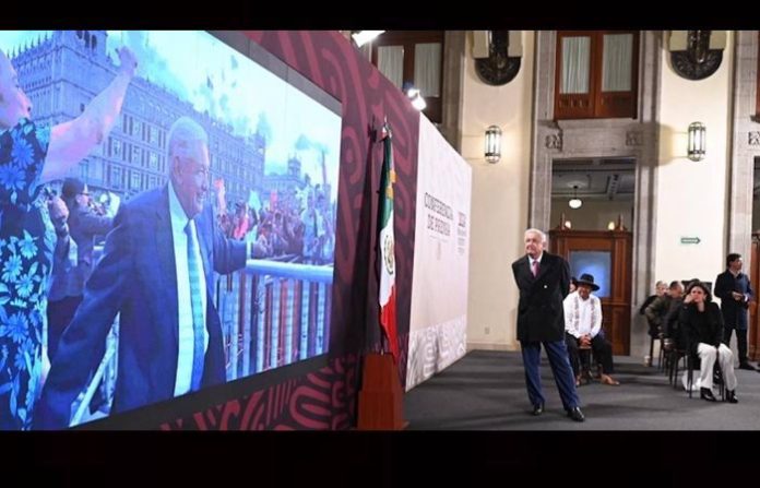 Video: López Obrador cierra sexenio en México con su última conferencia de prensa y acto cultural
