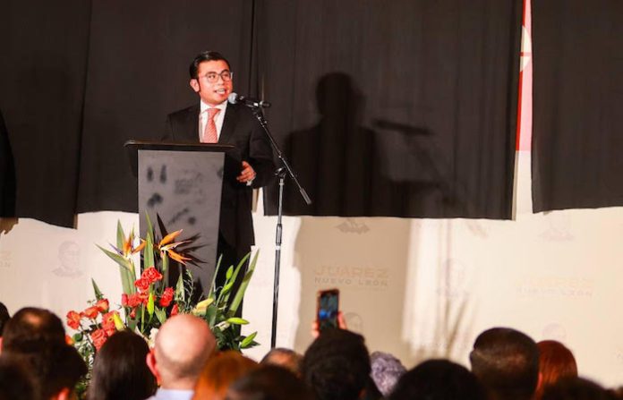 Félix Arratia promete un “Juárez del orden” en su toma de protesta como alcalde