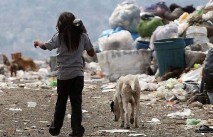 El 52% de los argentinos es pobre y el 17,9% vive en la indigencia, según estudio