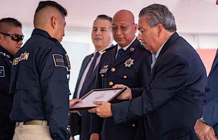 Escobedo celebra a sus policías en su Día, otorga reconocimientos