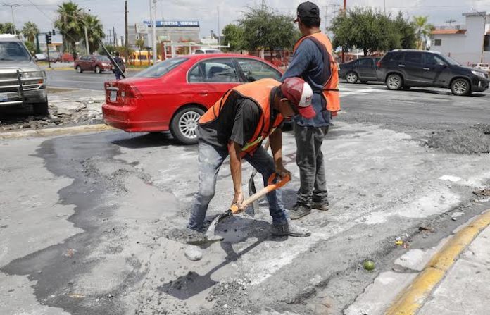 Escobedo intensifica programas de bacheo en avenidas principales tras las lluvias