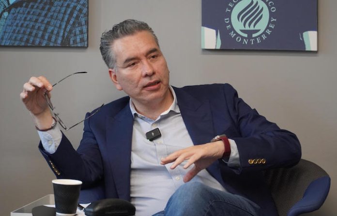 Waldo Fernández desmiente rumores sobre la reforma al Poder Judicial y la propiedad privada