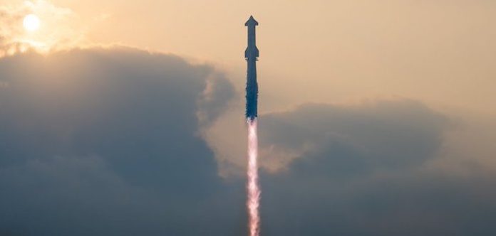 Musk espera el primer vuelo tripulado a Marte en cuatro años