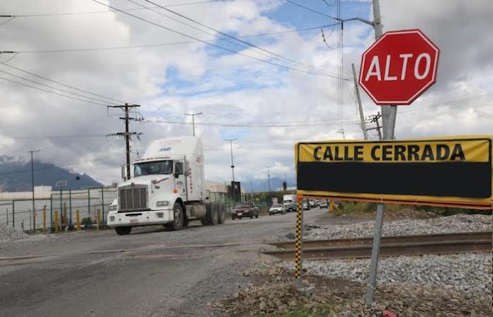 Escobedo cerrará temporalmente cruce en Avenida Chocolates por mantenimiento de vías