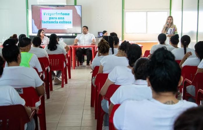 Imparte CEDHNL taller de lactancia materna a mujeres privadas de la libertad
