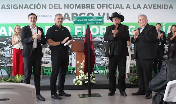 Nombran Avenida Anacleto Flores en homenaje a un pilar de la comunidad de Apodaca