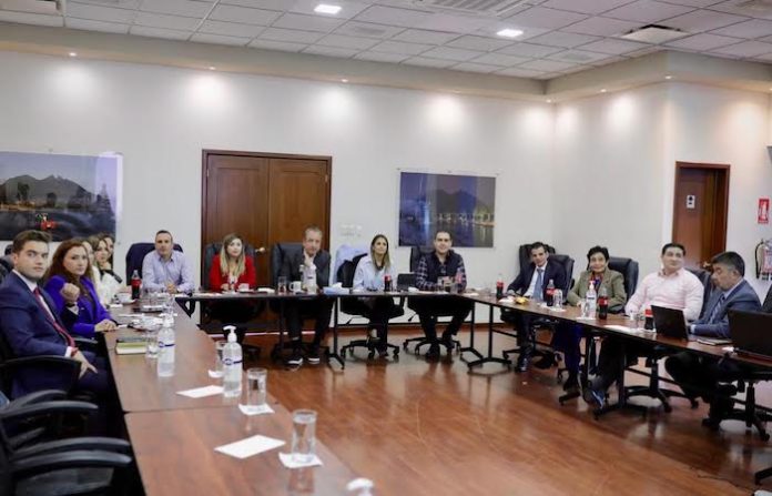 Diputados analizan posible endeudamiento de 14,500 millones para Nuevo León en 2025