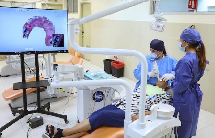 UANL inaugura Laboratorio Digital Dental con tecnología de punta