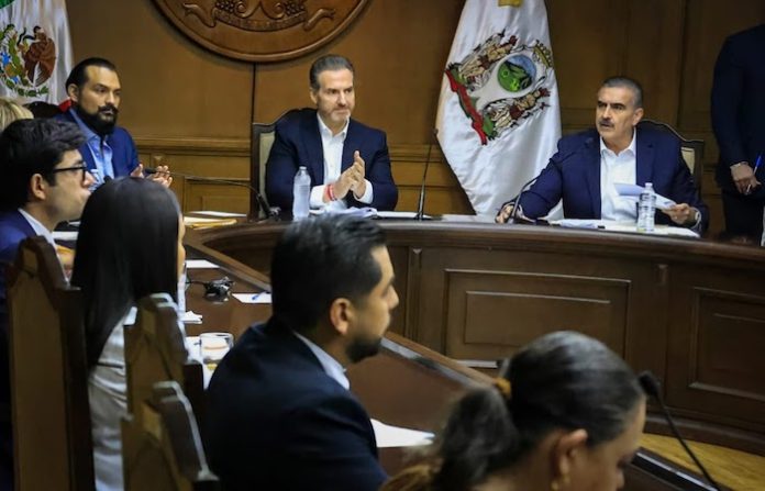 Ayuntamiento de Monterrey designa a Adrián de la Garza como representante ante el Consejo de Agua y Drenaje