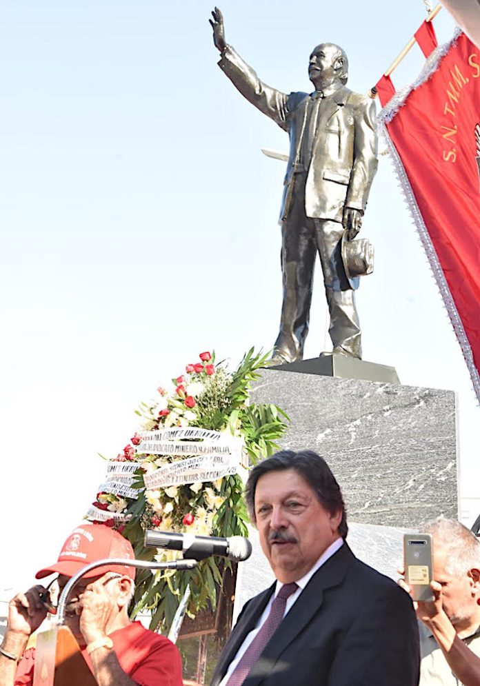 Gómez Urrutia plantea la creación de cooperativa minera en conmemoración del aniversario de Napoleón Gómez Sada, su padre