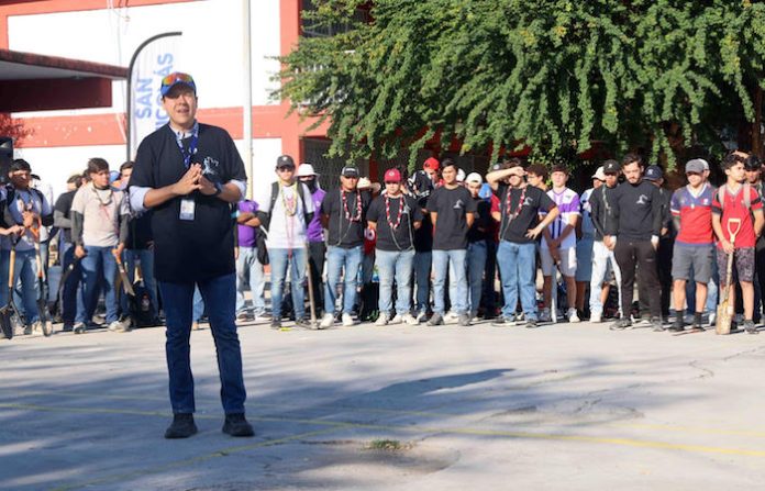 Más de 400 jóvenes se suman a brigada de limpieza en escuelas de San Nicolás para combatir el dengue