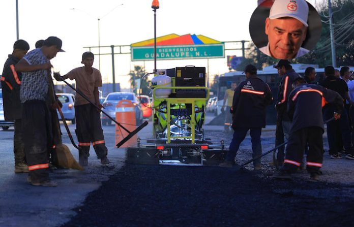 Guadalupe inicia programa de bacheo nocturno en principales avenidas
