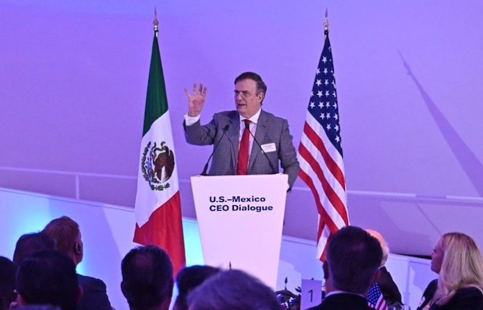 Empresarios de EU anuncian a México inversiones por más de $20.000 millones