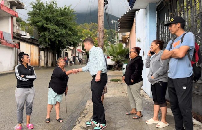 Jesús Elizondo atiende a familias afectadas por lluvias y presentará exhorto en el Congreso