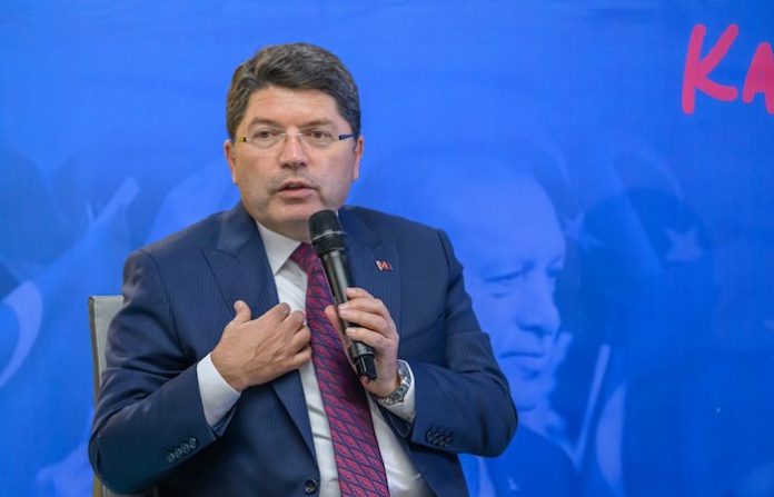 Arrestan a 22 involucrados en un esquema criminal con hospitales privados en Turquía