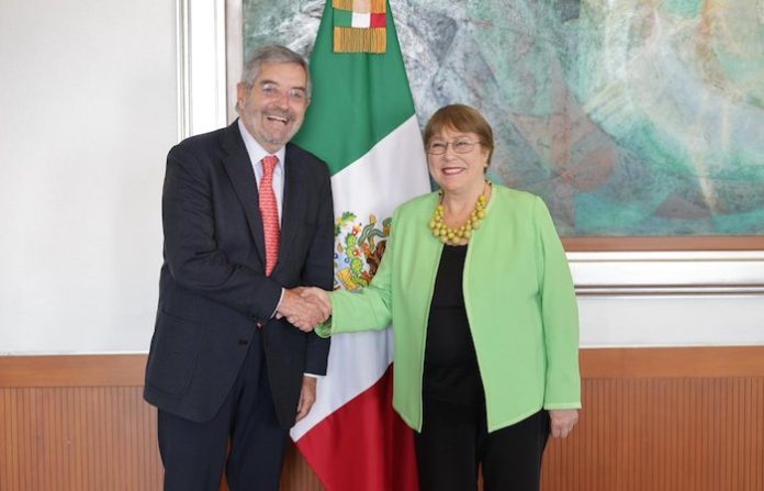 Canciller de México aborda agenda mundial con expresidenta de Chile Bachelet