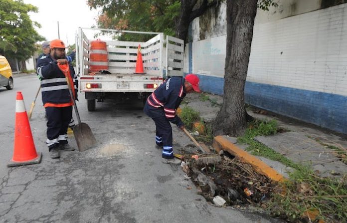 Retiran casi 44 toneladas de basura de pluviales en Monterrey