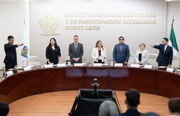 Toman protesta nuevos Consejeros del IEEPCNL