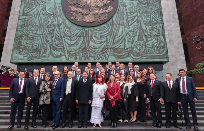 Samuel García felicita a Claudia Sheinbaum en su toma de protesta como primera presidenta de México