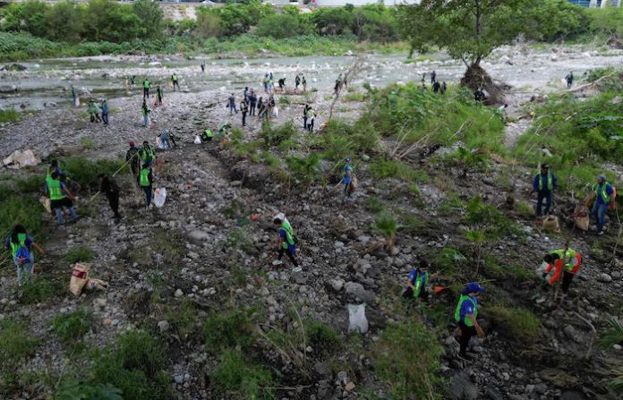 San Pedro participa en mega limpieza del Río Santa Catarina: Un esfuerzo por el medio ambiente
