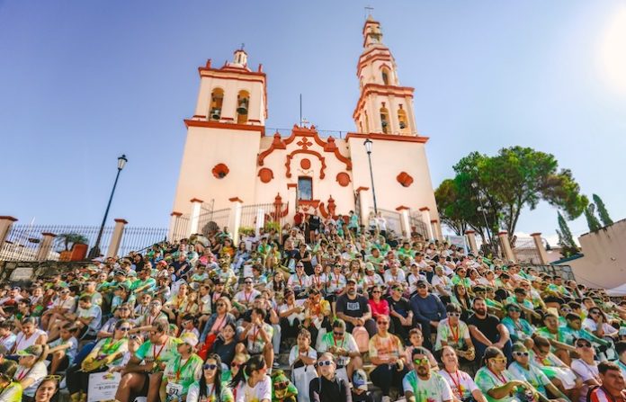 Santiago se llena de color y solidaridad en la Magic Color Run 2024