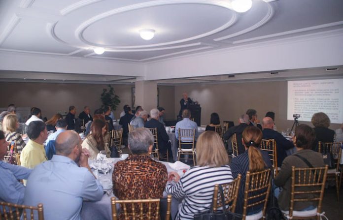 Urbanistas rechazan que INFONAVIT asuma rol de constructora y exigen alternativas