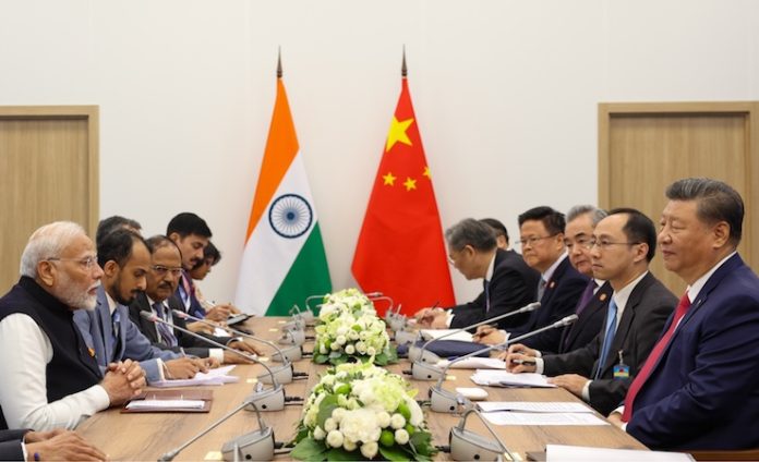 China espera fortalecer la cooperación y resolver desacuerdos con la India
