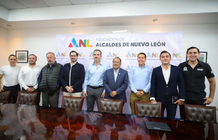Adrián de la Garza anuncia acciones para mejorar seguridad y movilidad en Monterrey