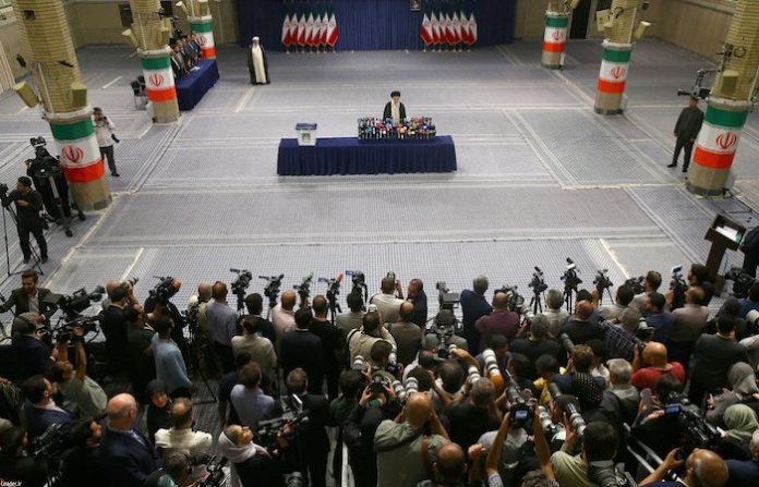 Líder supremo iraní dice que no se debe minimizar ni exagerar el impacto de ataque israelí